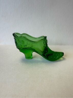 Vintage Mosser Ohio Green Glass Slipper with Bow Figurine.